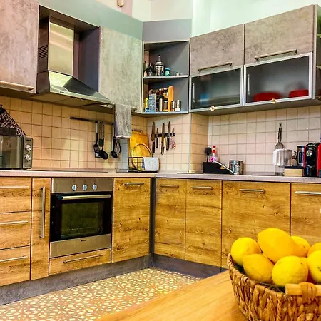 Two Bedroom - Alexandrovska - Location - Bus, Train And Marine Stations, Next To Sea Garden And Διαμέρισμα