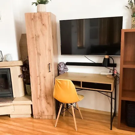 Διαμέρισμα Two Bedroom - Alexandrovska - Location - Bus, Train And Marine Stations, Next To Sea Garden And