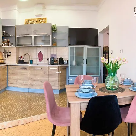 Two Bedroom - Alexandrovska - Location - Bus, Train And Marine Stations, Next To Sea Garden And