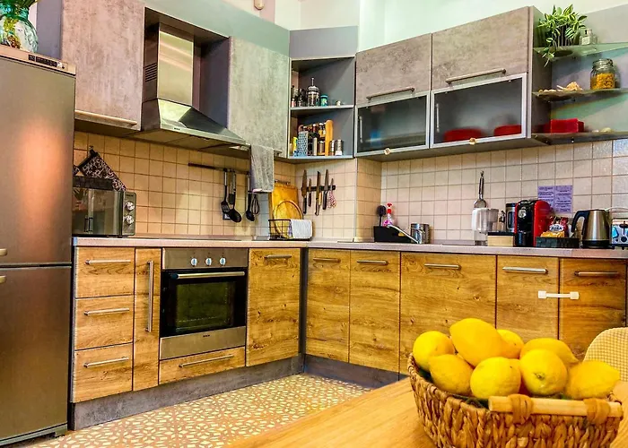 Two Bedroom - Alexandrovska - Location - Bus, Train And Marine Stations, Next To Sea Garden And Apartment