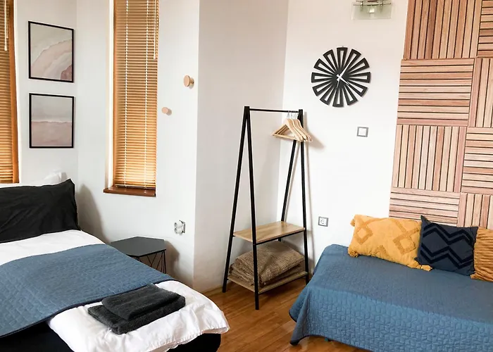 Two Bedroom - Alexandrovska - Location - Bus, Train And Marine Stations, Next To Sea Garden And Apartament