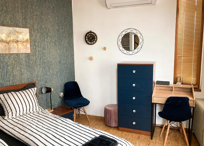 Apartment Two Bedroom - Alexandrovska - Location - Bus, Train And Marine Stations, Next To Sea Garden And