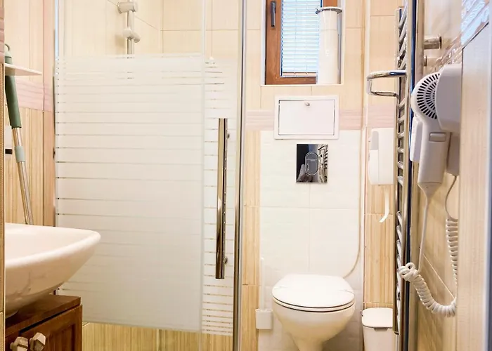 Two Bedroom - Alexandrovska - Location - Bus, Train And Marine Stations, Next To Sea Garden And Burgas City