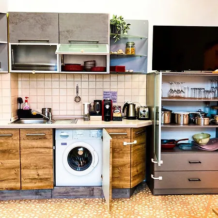 Two Bedroom - Alexandrovska - Location - Bus, Train And Marine Stations, Next To Sea Garden And Apartmán *